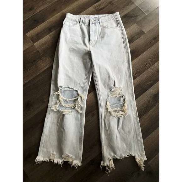 VERVET Ripped Flare Crop Jeans - Picture 8 of 11